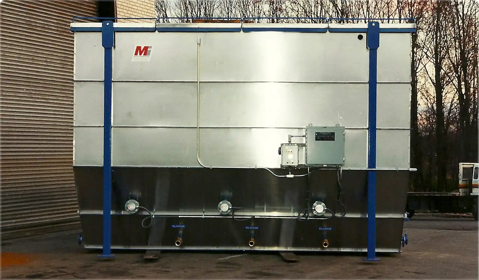 Hopper Bottom Design